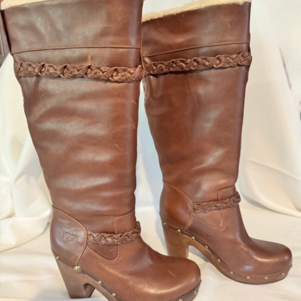 UGG Savannah #3208 Brown leather boots with Sheepskin Lining -Sz 8 - New in Box